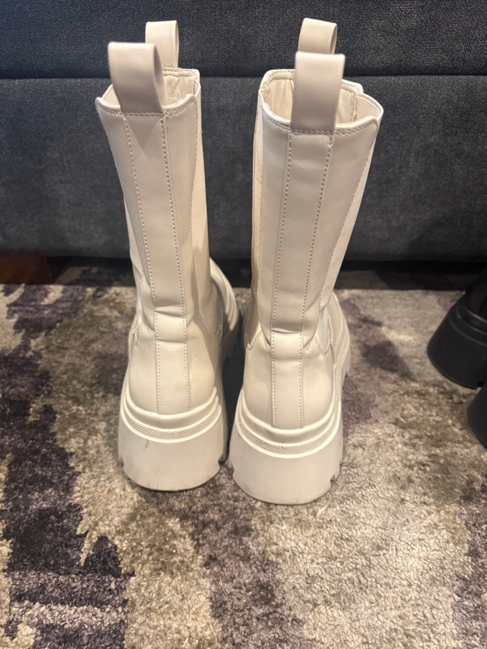 Primark Platform Chelsea Lug-Sole Boot in Cream size 6 used - Picture 4 of 13